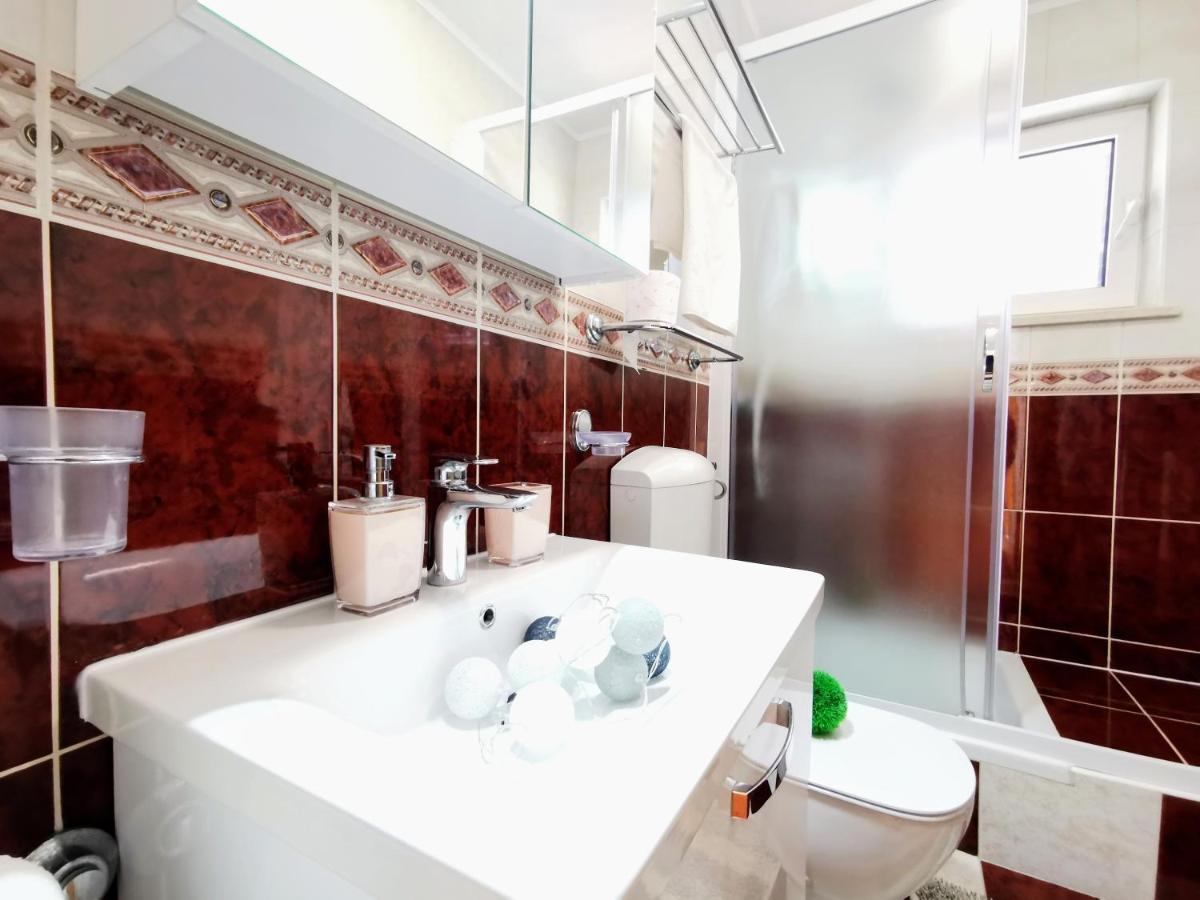 Villa Lille Трогир Екстериор снимка