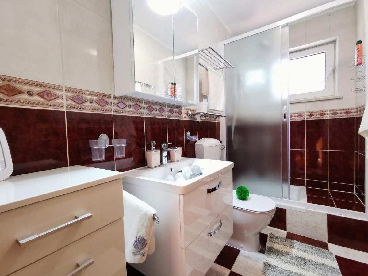 Villa Lille Трогир Екстериор снимка