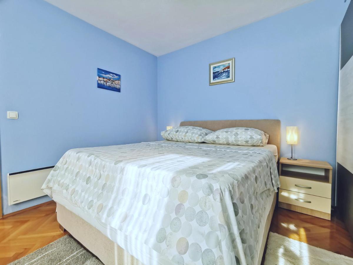 Villa Lille Трогир Екстериор снимка