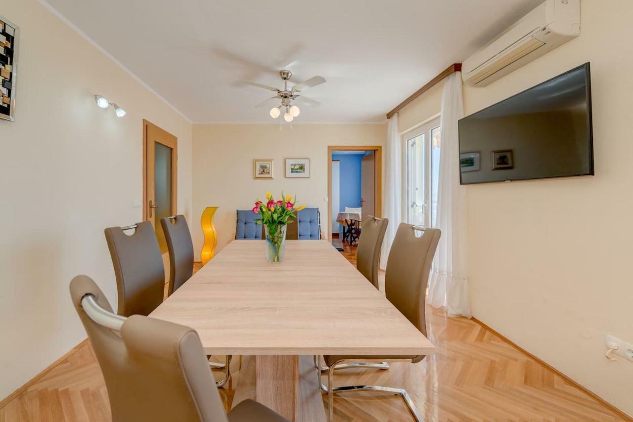 Villa Lille Трогир Екстериор снимка