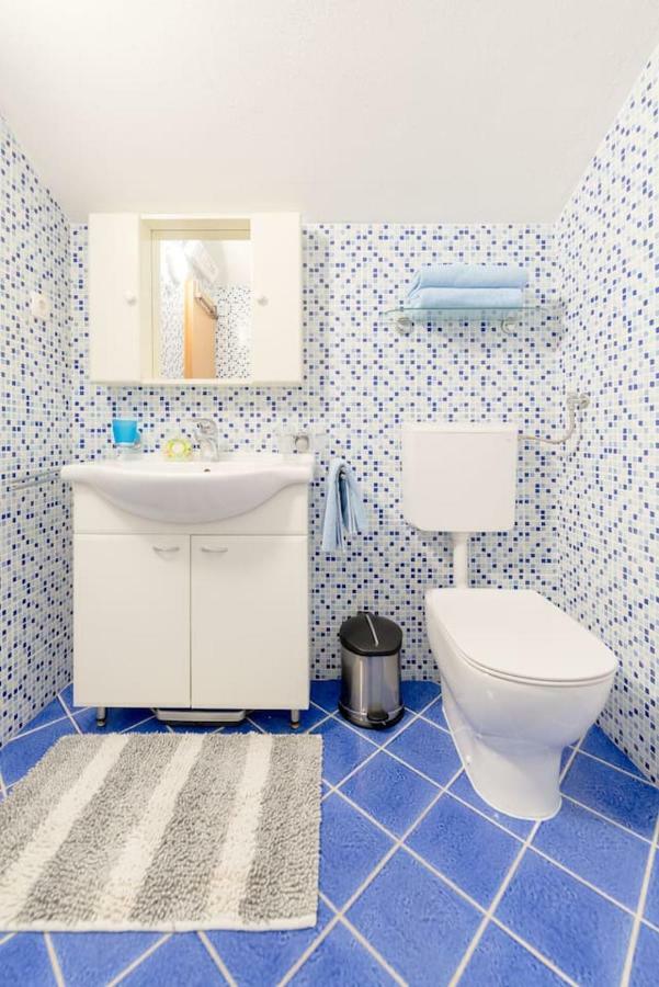 Villa Lille Трогир Екстериор снимка
