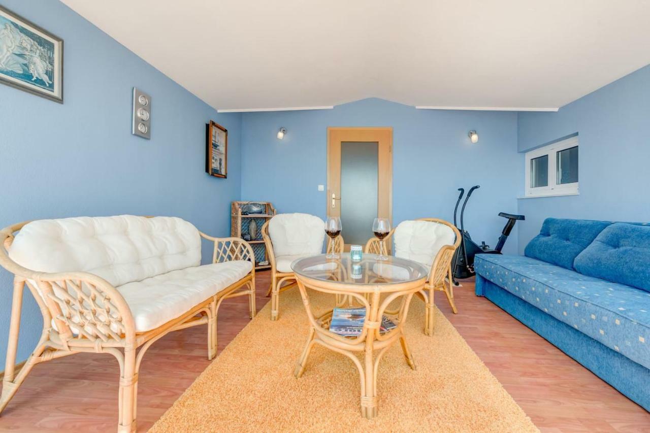 Villa Lille Трогир Екстериор снимка